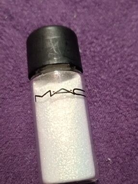 MAC Cosmetics Reflects Glitter - Iridescent Lavender Sparkle